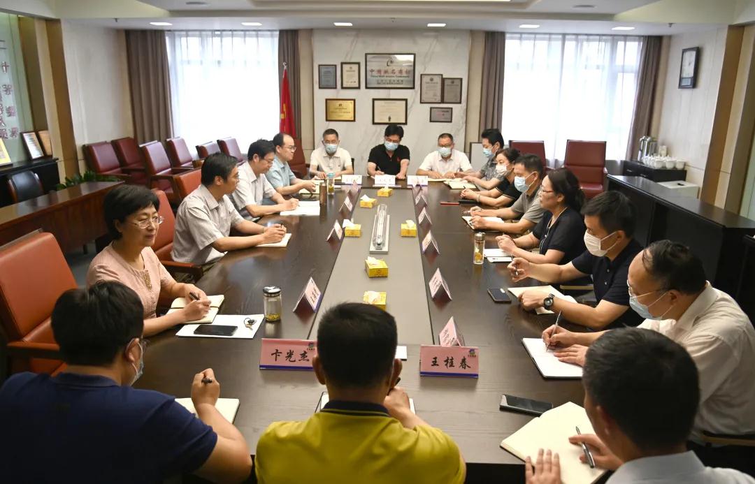 “賽場選馬”激活一池春水 “選賢任能”迸發(fā)干事激情——蘇鹽集團黨委深化改革全面推行干部公開選任機制 “賽場選馬”激活一池春水 “選賢任能”迸發(fā)干事激情——蘇鹽集團黨委深化改革全面推行干部公開選任機制