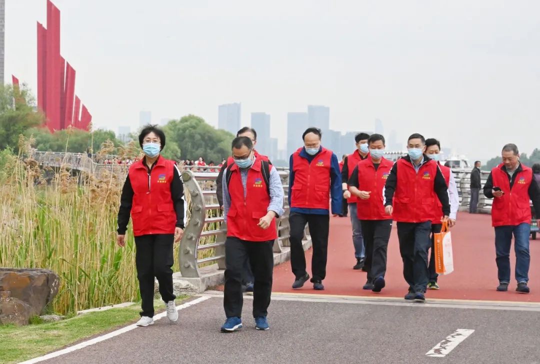 蘇鹽集團舉辦慶“五?一”健步走，代“鹽”健康生活團建活動